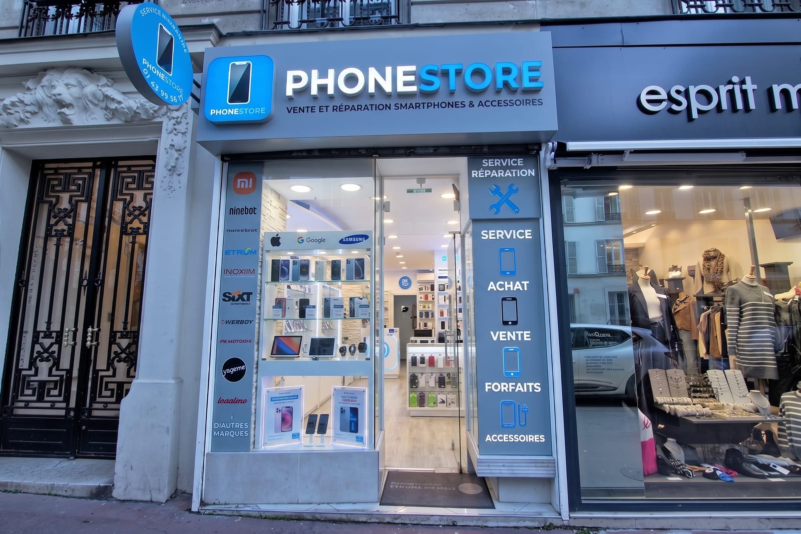 Devanture du magasin Phone Store à Casablanca (Aïn Chock)